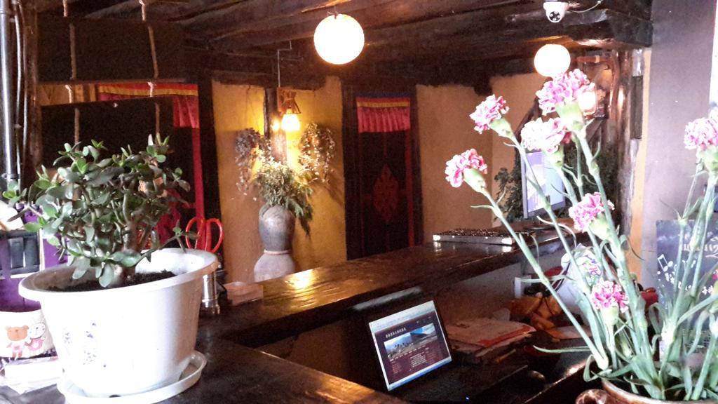 Timeless Inn Shangri-La Bagian luar foto