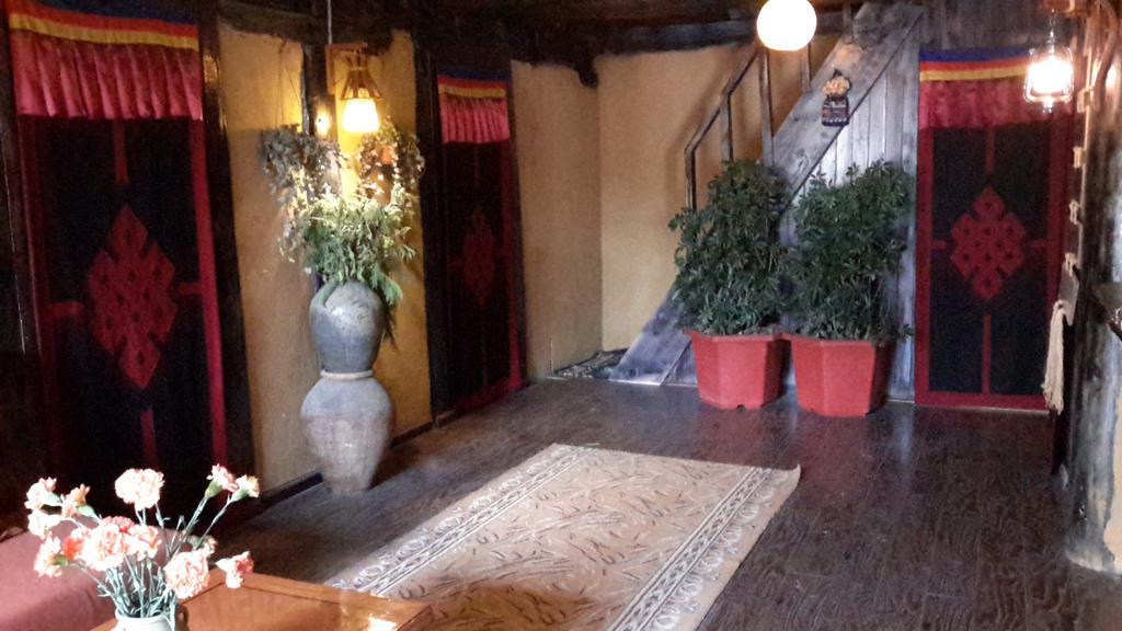 Timeless Inn Shangri-La Bagian luar foto